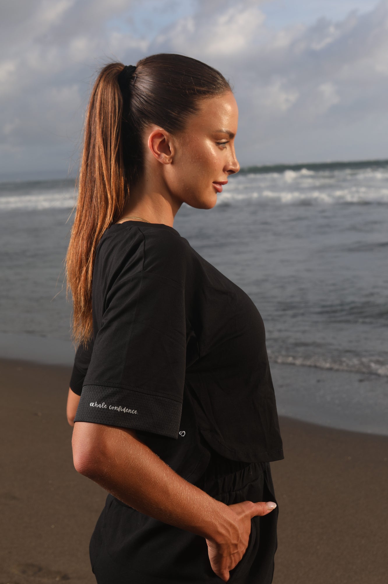 Women Relaxed Boxy Tee Black Right Side