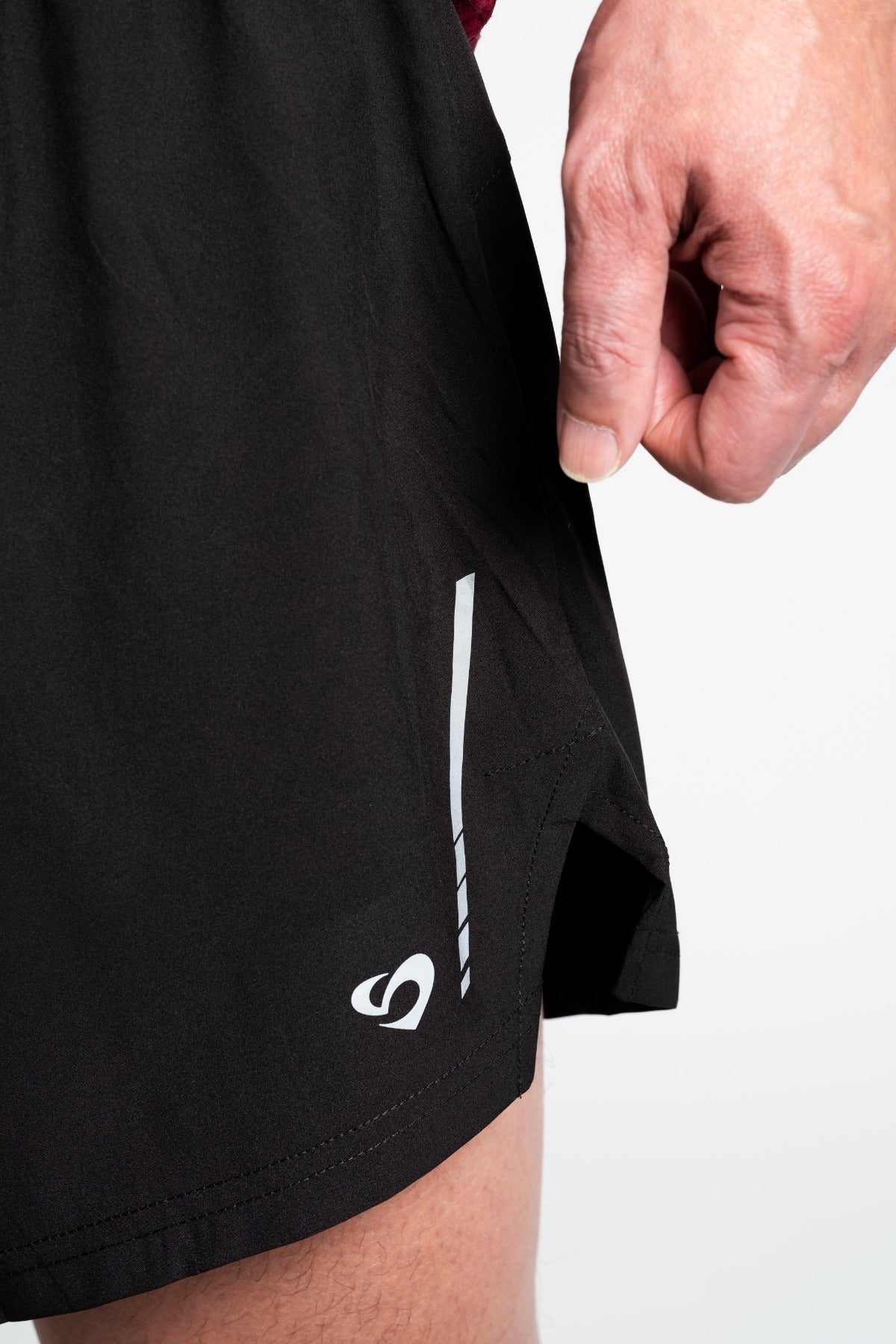 Men's black running shorts, reflective logo